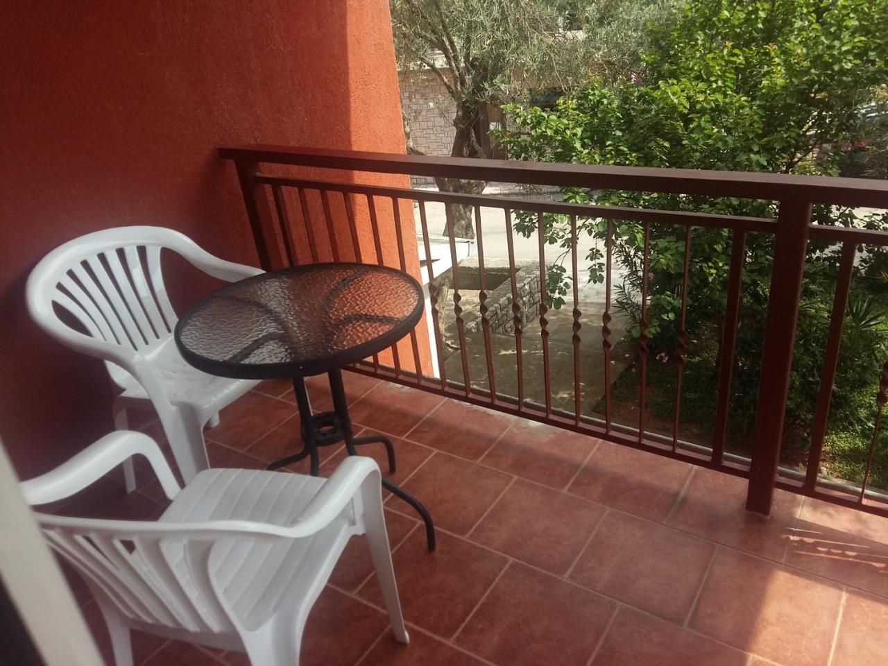 Lazar Apartments Petrovac Kültér fotó